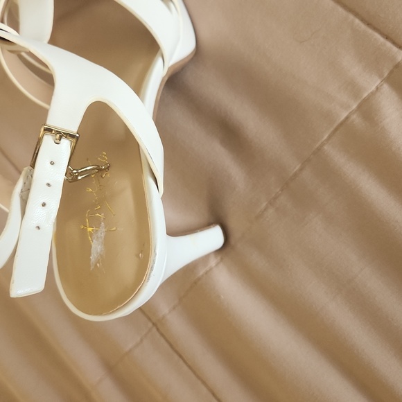 Shoes - Picture 2 of 4